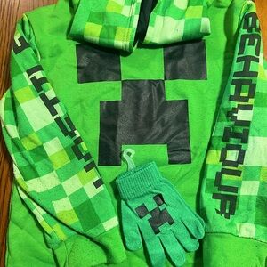 Creeper sweater size 10/12 boys